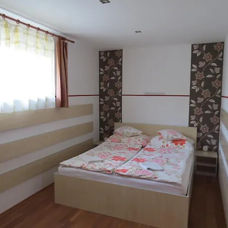 Aranyhal Apartman Sarvar Exterior photo